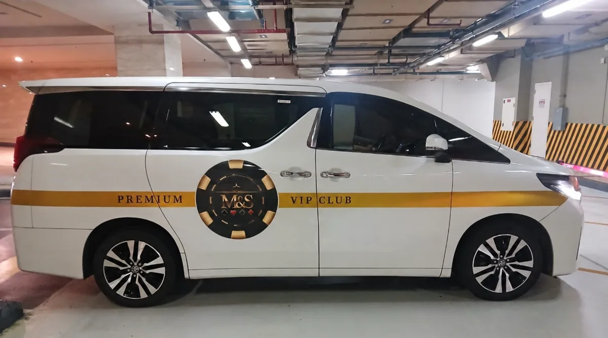 M&S 會安・峴港接送用白色 Toyota Alphard 實車照片